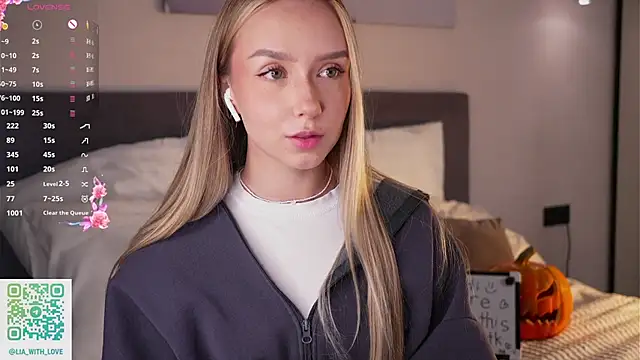 HollisBeckett online show from 10-17-25, 03:10