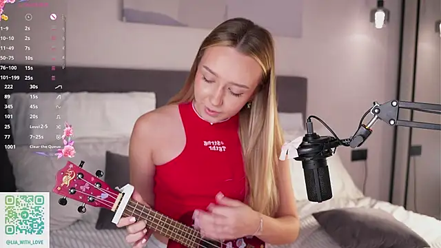 HollisBeckett online show from 09-16-25, 03:40