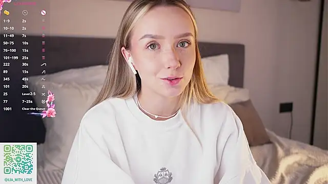 HollisBeckett online show from 10-14-25, 03:07