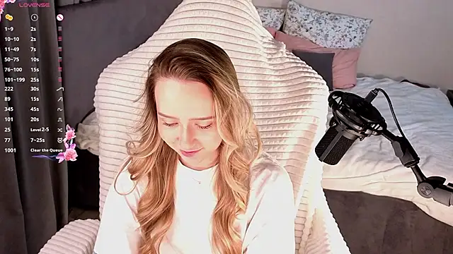 HollisBeckett online show from 02-28-26, 03:06