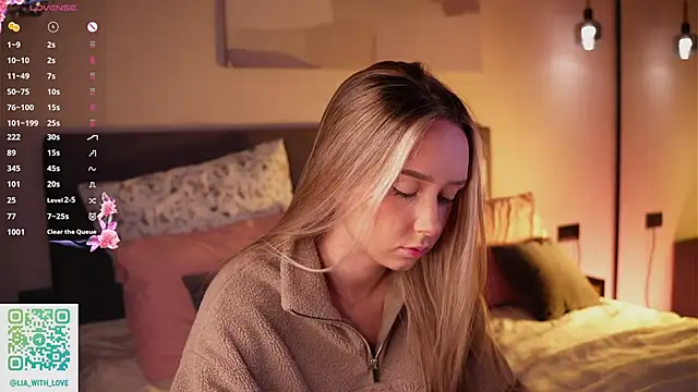 HollisBeckett online show from 11-25-25, 03:07