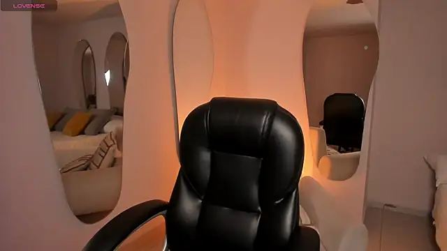 Snapshot of ChloePreston_ chatting on 01-19-26, 11:36 ChloePreston online show from 01-19-26, 11:36