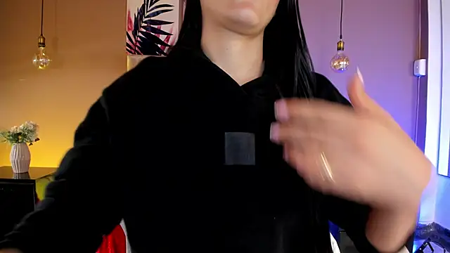 BellaClaiir online show from 11-13-25, 03:49