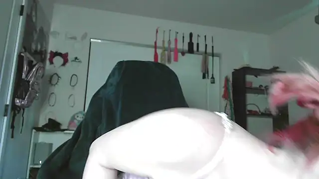GoddessPinxx online show from 05-19-26, 03:30