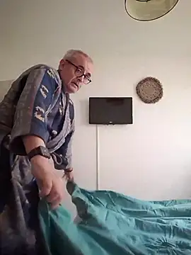 Bretoncool online show from 11-17-25, 01:26