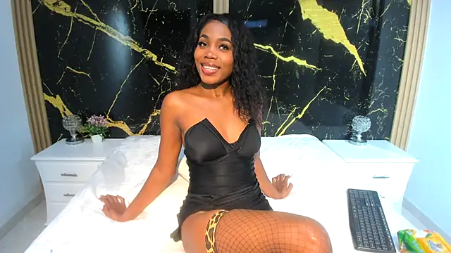 CarlieLyn online show from 12-17-25, 07:30