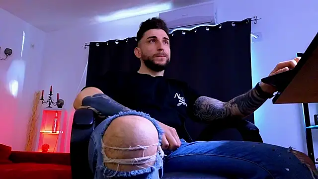 MightyAaron66 online show from 04-09-26, 05:09