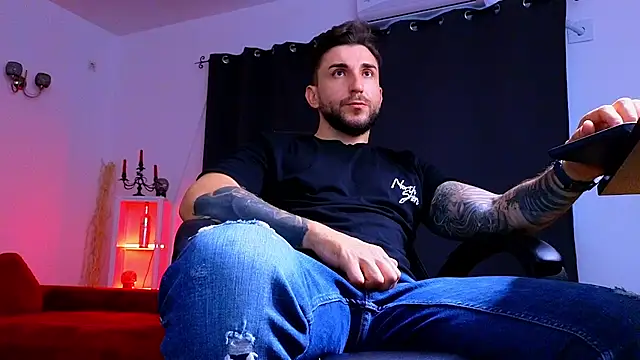 MightyAaron66 online show from 09-10-25, 03:55