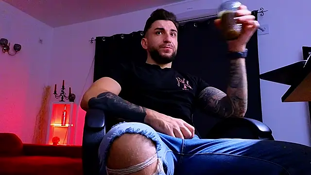 MightyAaron66 online show from 11-06-25, 03:21