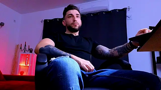 MightyAaron66 online show from 02-06-26, 03:57