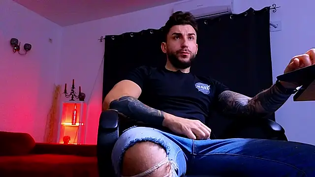 MightyAaron66 online show from 11-20-25, 03:29