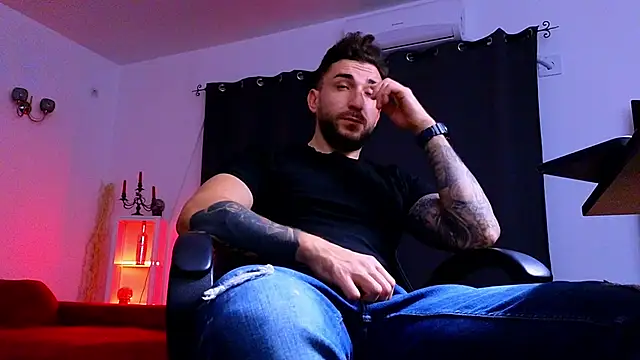 MightyAaron66 online show from 11-12-25, 04:49