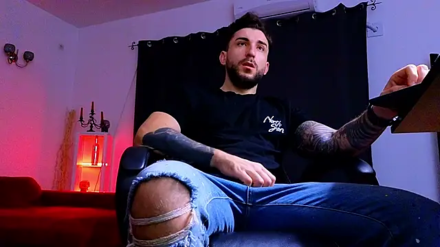 MightyAaron66 online show from 12-02-25, 04:03