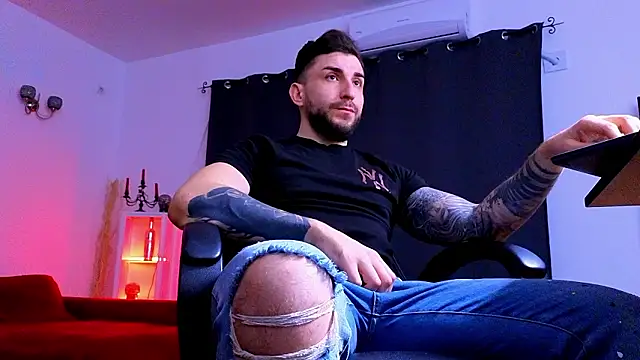 MightyAaron66 online show from 02-10-26, 05:23