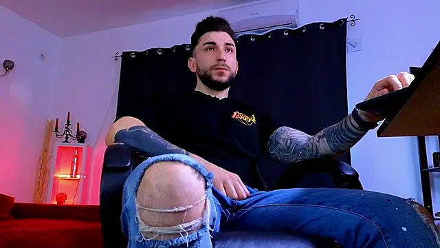 MightyAaron66 online show from 04-10-26, 04:30