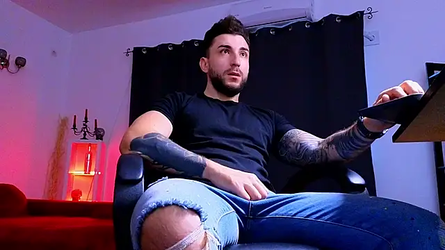 MightyAaron66 online show from 10-23-25, 05:06