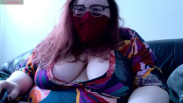 Snapshot of DoubleCherryBombXO chatting on 02-04-25, 05:55 DoubleCherryBombXO online show from 02-04-25, 05:55