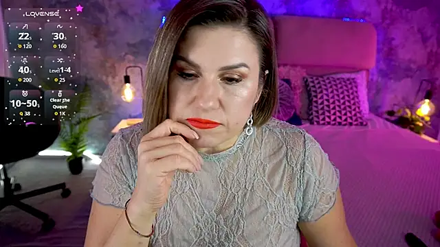 Snapshot of KiraRoxx chatting on 02-21-26, 08:22 KiraRoxx online show from 02-21-26, 08:22