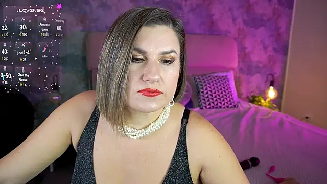 Snapshot of KiraRoxx chatting on 02-24-26, 08:10 KiraRoxx online show from 02-24-26, 08:10