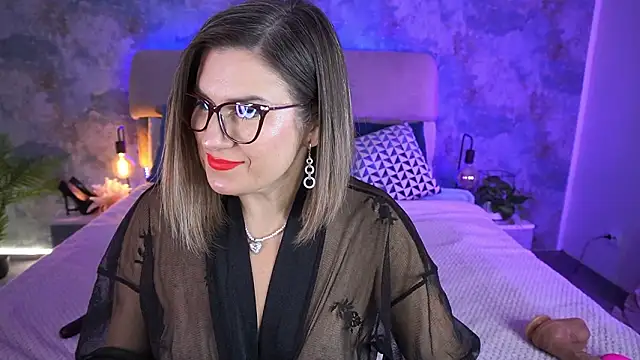 Snapshot of KiraRoxx chatting on 01-18-26, 10:24 KiraRoxx online show from 01-18-26, 10:24