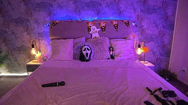 KiraRoxx online show from 10-25-25, 08:42