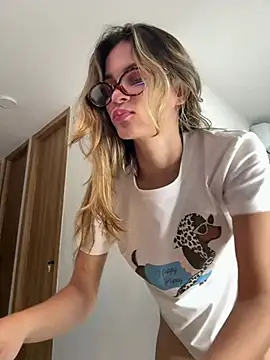 cuteluci  online show from 07-20-26, 01:02
