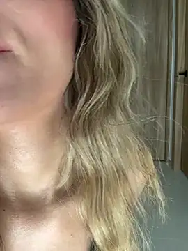 cuteluci  online show from 04-01-26, 11:22