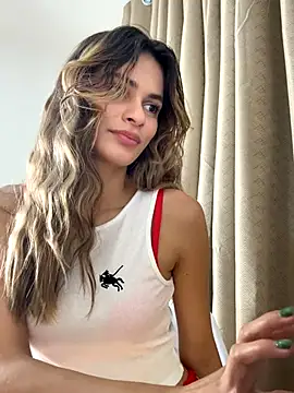 cuteluci  online show from 10-30-25, 11:41