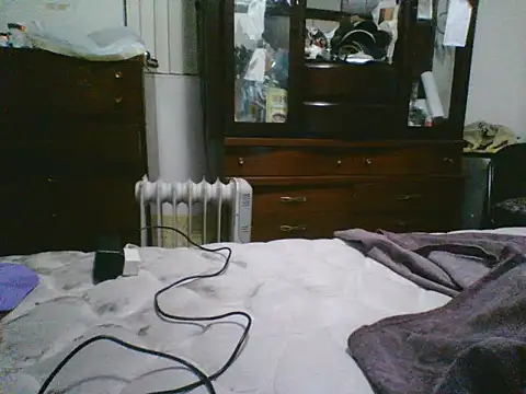 Snapshot of Emilylyn2501 chatting on 10-19-25, 12:02 Emilylyn2501 online show from 10-19-25, 12:02