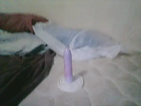 Snapshot of Emilylyn2501 chatting on 10-09-25, 02:01 Emilylyn2501 online show from 10-09-25, 02:01