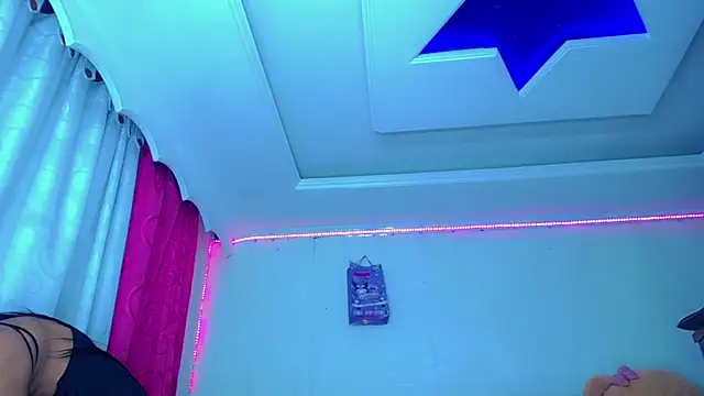 NahomiCamper online show from 03-31-26, 10:12