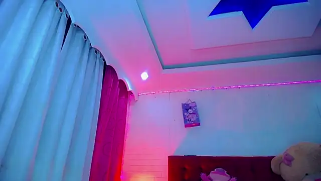 Snapshot of NahomiCamper chatting on 02-26-26, 11:05 NahomiCamper online show from 02-26-26, 11:05