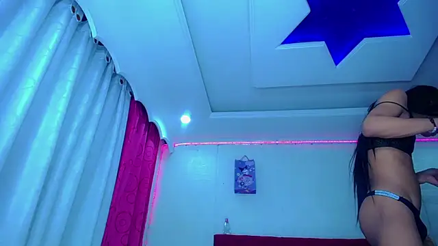 Snapshot of NahomiCamper chatting on 02-20-26, 01:46 NahomiCamper online show from 02-20-26, 01:46