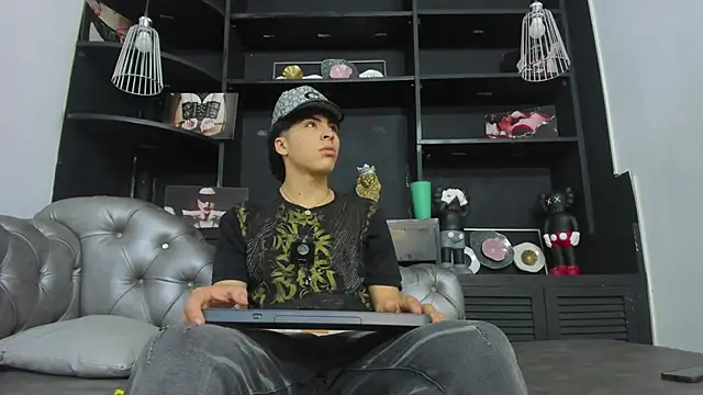 HeellBoy  online show from 10-15-25, 07:22