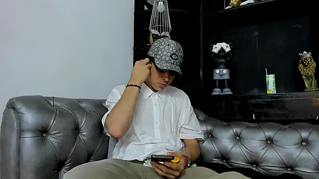 HeellBoy  online show from 11-27-25, 02:34