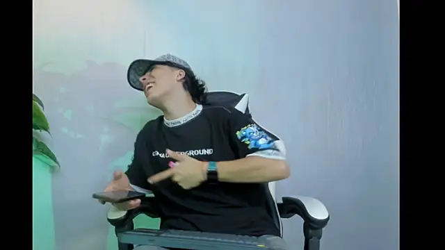 HeellBoy  online show from 11-26-25, 02:55