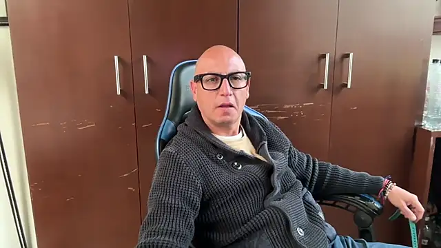 alanan881 online show from 12-05-25, 06:17