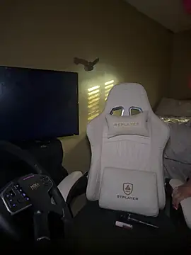 CrownedNyaries online show from 03-02-25, 12:36