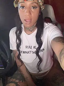 CrownedNyaries online show from 02-28-25, 12:09