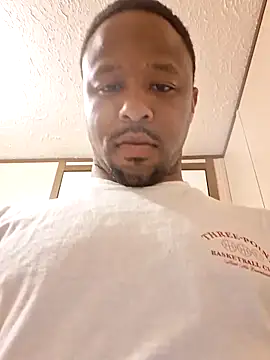 Snapshot of NBABBC345 chatting on 05-25-26, 03:06 NBABBC345 online show from 05-25-26, 03:06