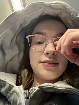 Baby Tiny online show from 10-16-25, 02:25