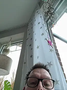 Snapshot of rundum40 chatting on 12-08-24, 01:58 rundum40 online show from 12-08-24, 01:58