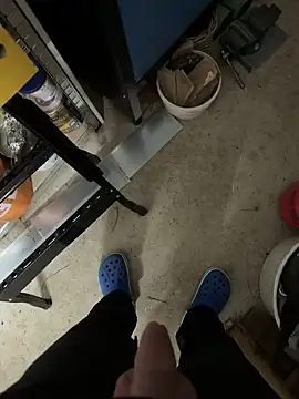 Snapshot of rundum40 chatting on 12-26-24, 04:25 rundum40 online show from 12-26-24, 04:25