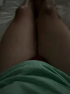 Snapshot of rundum40 chatting on 09-14-25, 05:24 rundum40 online show from 09-14-25, 05:24