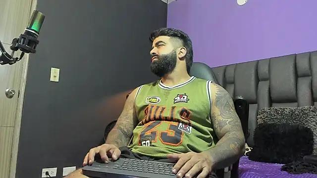 Lyon vach online show from 04-22-26, 01:12