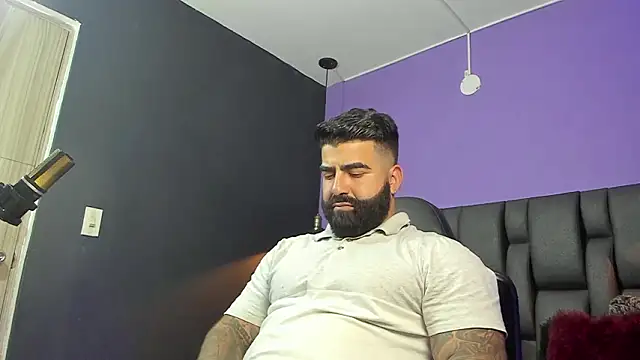 Snapshot of Lyon_vach chatting on 01-17-26, 04:16 Lyon vach online show from 01-17-26, 04:16