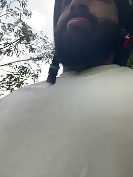 Snapshot of Lyon_vach chatting on 12-14-25, 08:25 Lyon vach online show from 12-14-25, 08:25