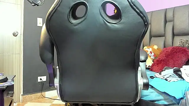 Snapshot of Lyon_vach chatting on 02-17-26, 02:03 Lyon vach online show from 02-17-26, 02:03