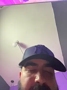 Snapshot of Lyon_vach chatting on 11-26-25, 08:20 Lyon vach online show from 11-26-25, 08:20