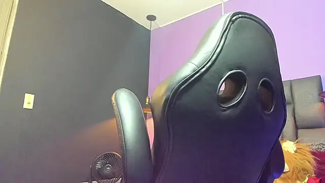 Snapshot of Lyon_vach chatting on 02-14-26, 01:50 Lyon vach online show from 02-14-26, 01:50